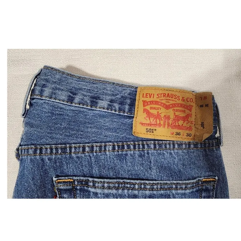 Levi's 501 men's size W36''xL30''-Button fly